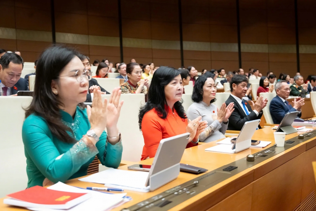 Các đại biểu Quốc hội tham dự phiên khai mạc kỳ họp. Ảnh: Quochoi.vn