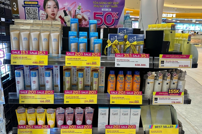 Sôi động thị trường quà tặng Ngày Phụ nữ Việt Nam