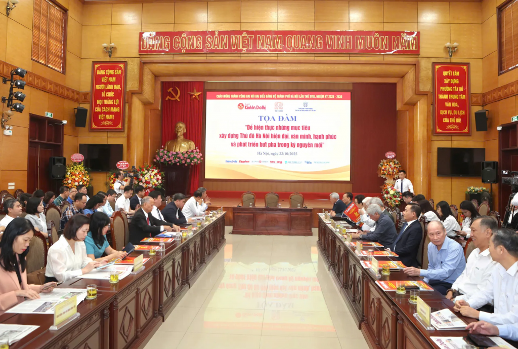 Quang cảnh toạ đàm