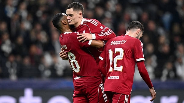 Liverpool “hủy diệt” Eintracht Frankfurt, chấm dứt chuỗi 4 thất bại liên tiếp