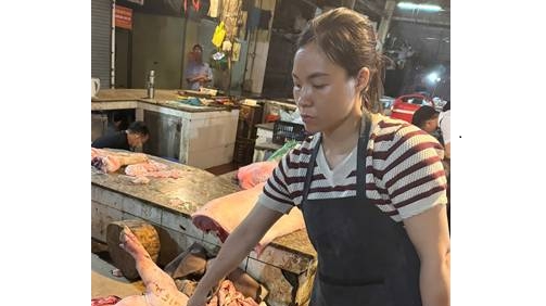 Phát hiện hành vi đáng lên án của cặp vợ chồng lúc rạng sáng