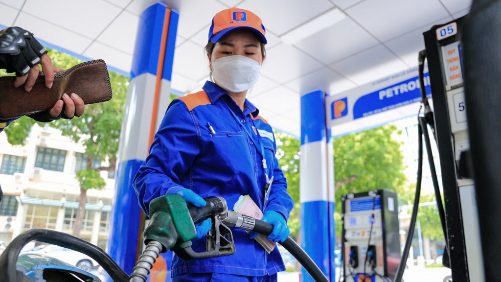 Giá xăng dầu trong nước đồng loạt giảm từ chiều 23/10