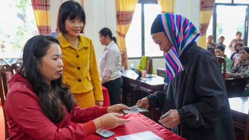 Phú Linh sau bão: Ấm lại những mái nhà, sáng lên niềm tin