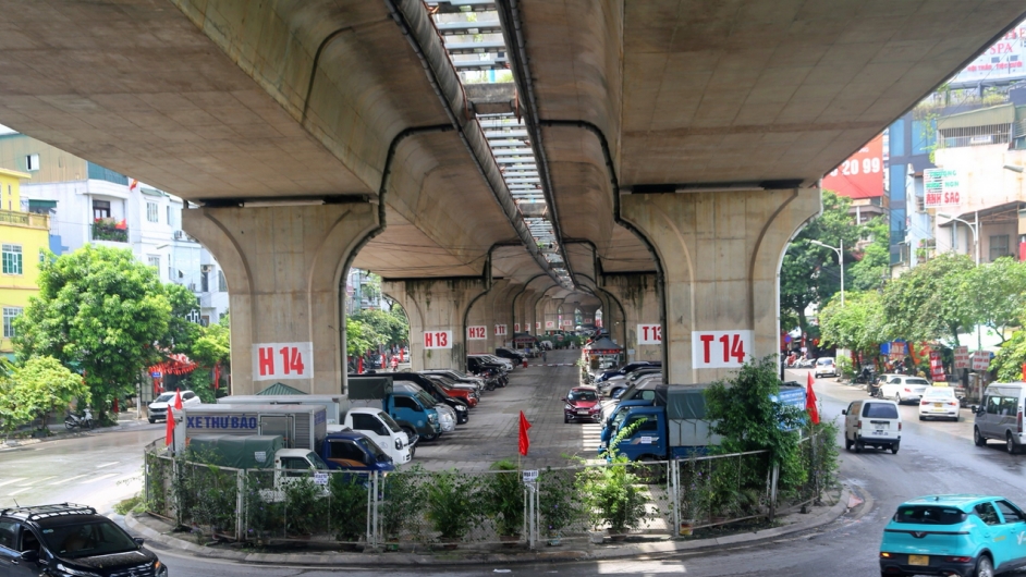 Hà Nội tăng cường rà soát, xử lý bãi trông giữ xe dưới gầm cầu