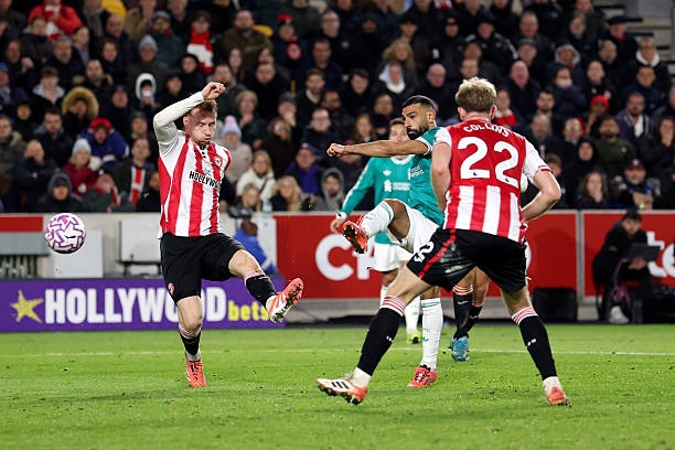 Liverpool tiếp tục khủng hoảng, nhận thất bại thứ 4 liên tiếp ở Premier League