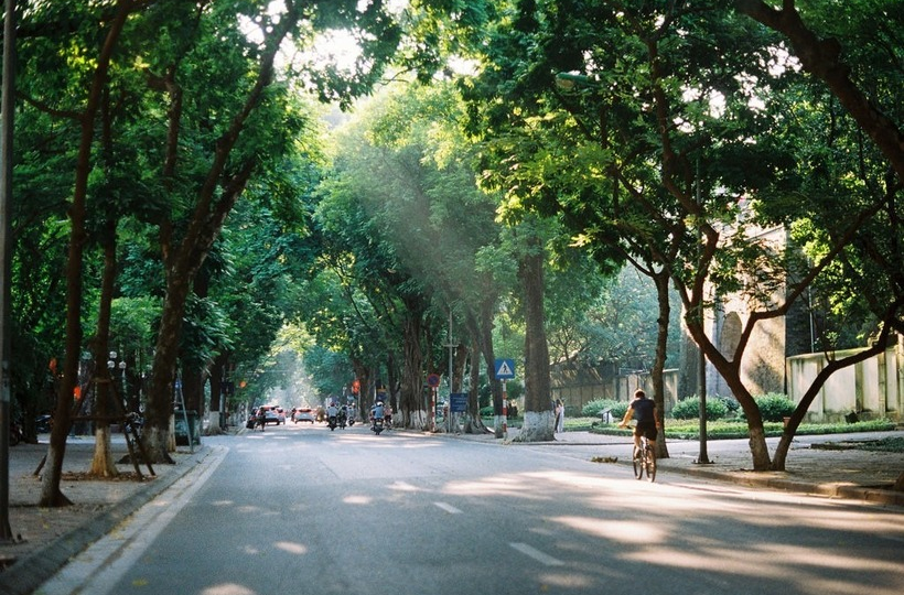 Hà Nội đón ngày nắng đẹp, Trung Bộ mưa lớn diện rộng, cảnh báo nguy cơ lũ quét và sạt lở đất
