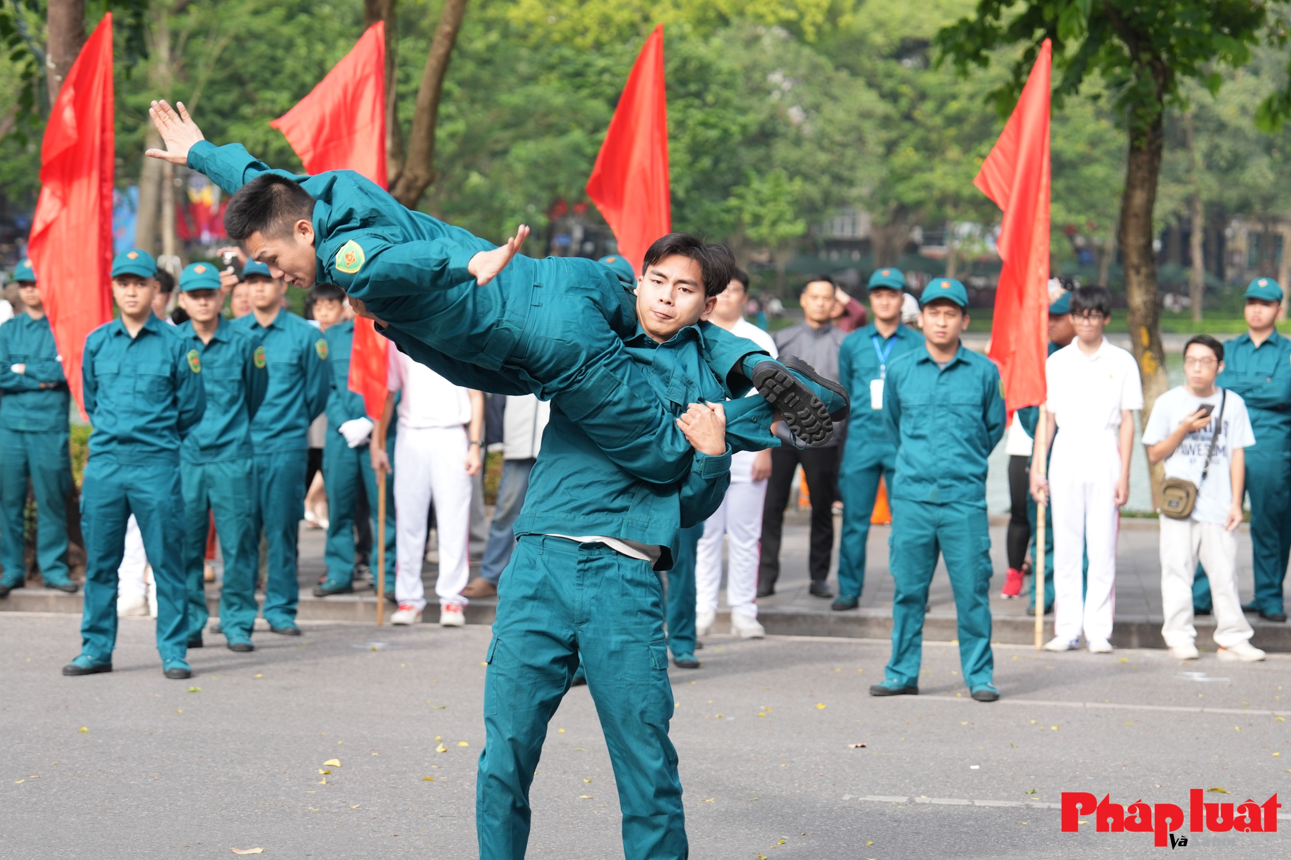 Toàn cảnh lễ khai mạc Đại hội Thể dục Thể thao phường Hoàn Kiếm lần thứ I năm 2025