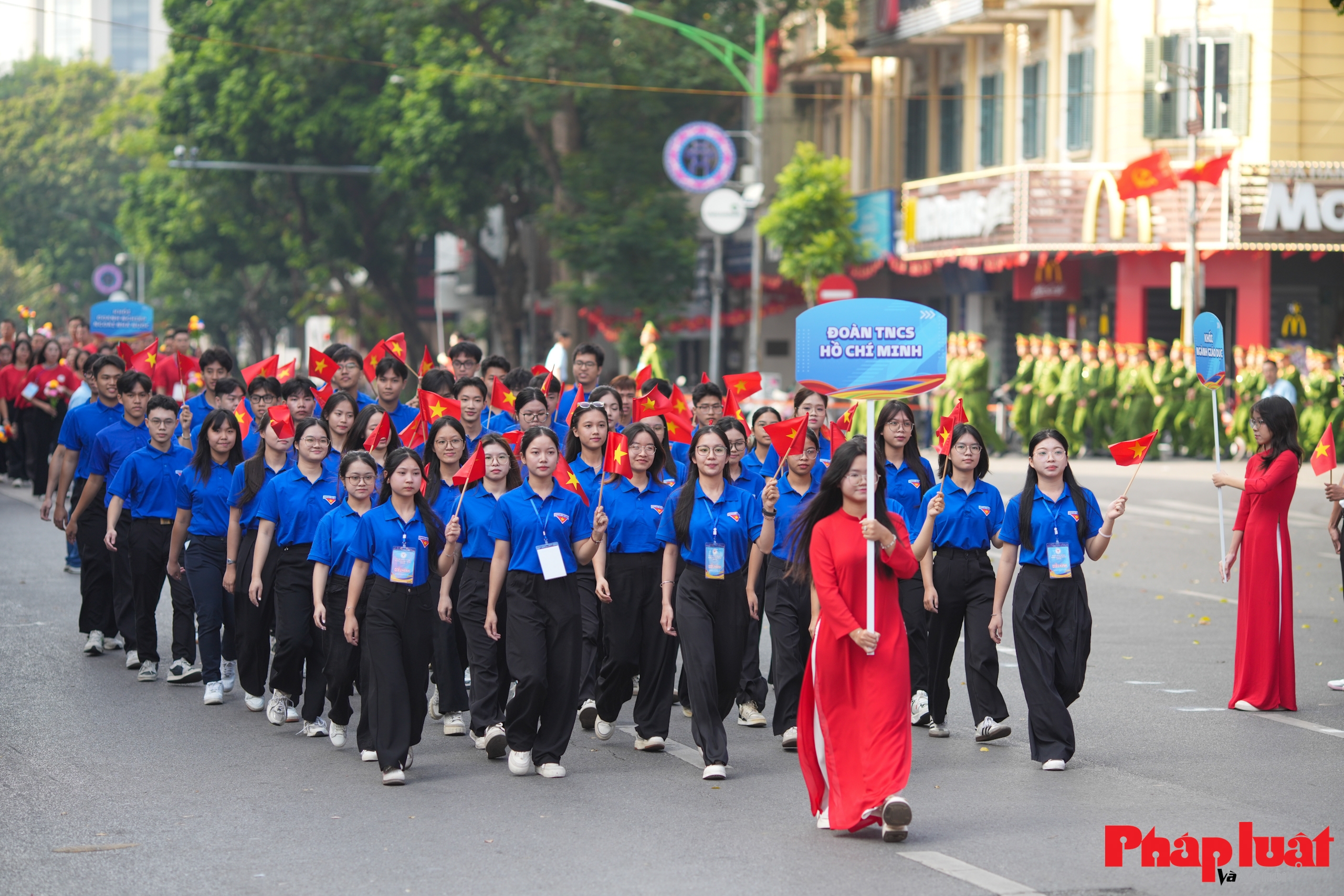 Toàn cảnh lễ khai mạc Đại hội Thể dục Thể thao phường Hoàn Kiếm lần thứ I năm 2025
