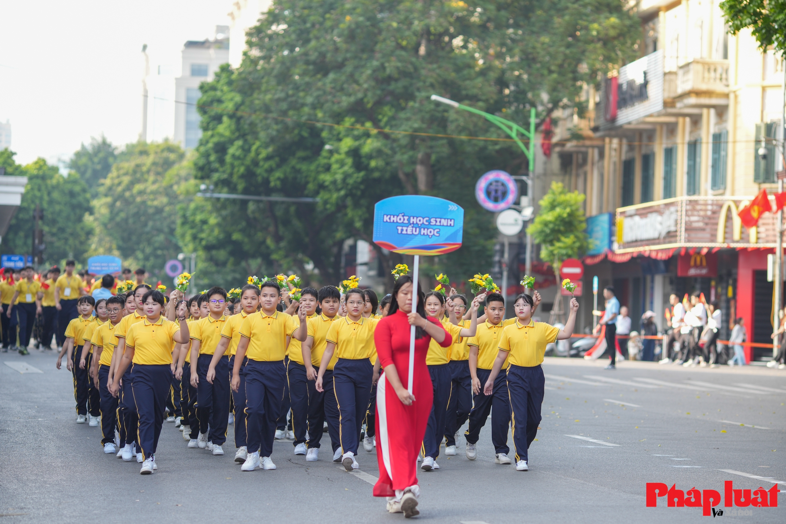 Toàn cảnh lễ khai mạc Đại hội Thể dục Thể thao phường Hoàn Kiếm lần thứ I năm 2025