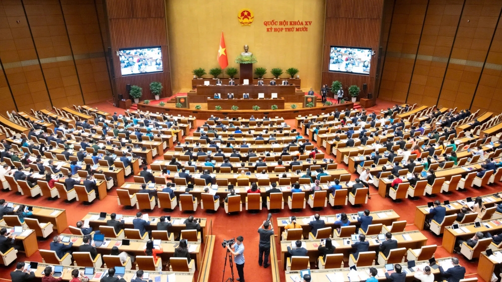 Kỳ họp thứ 10 Quốc hội khoá XV bắt đầu tuần làm việc thứ 2, thảo luận nhiều dự thảo Luật và tình hình kinh tế - xã hội