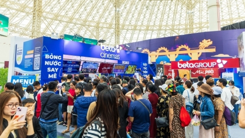 Bùng nổ với bom tấn phim “Mưa đỏ” và “Tử chiến trên không” chiếu miễn phí tại Hội chợ Mùa Thu 2025