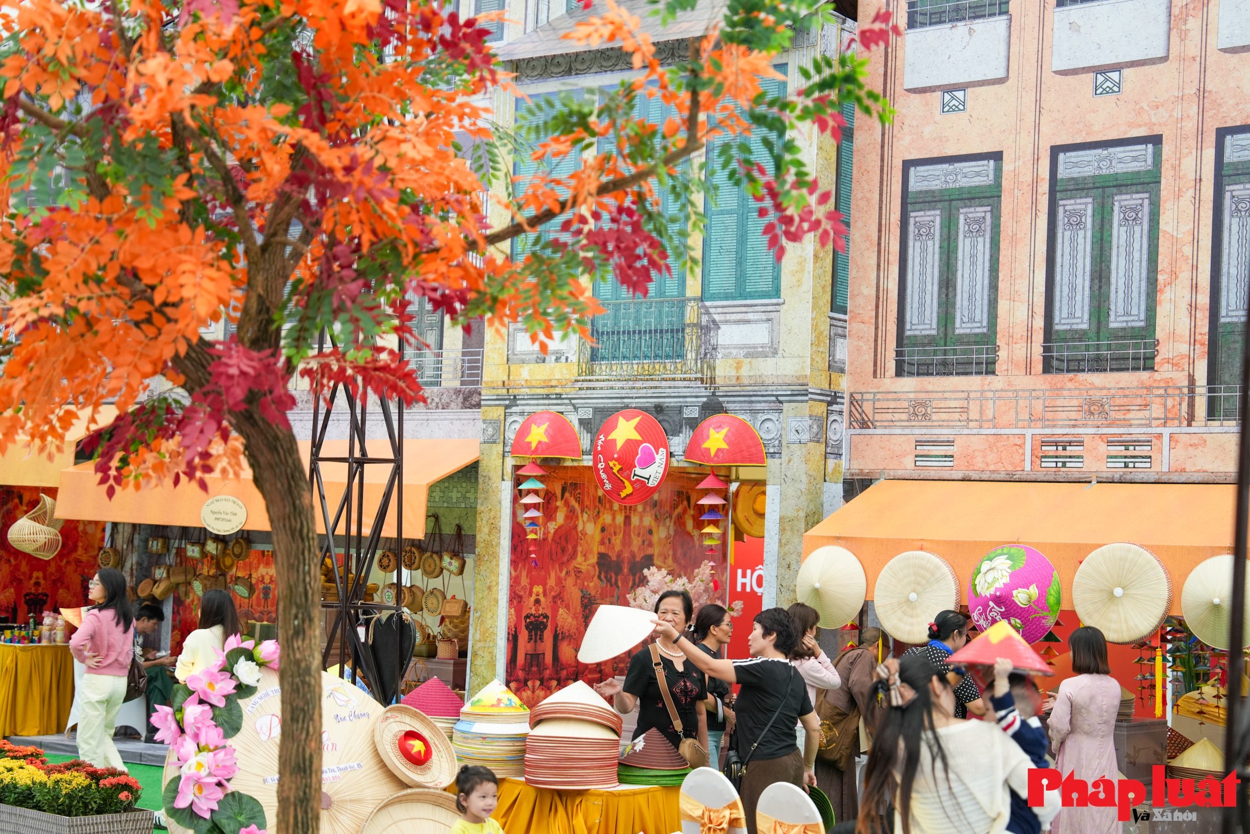 “Tinh hoa Thu Hà Nội” – Không gian văn hoá đặc sắc tại Hội chợ Mùa Thu 2025