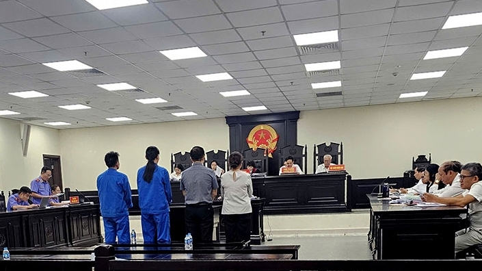 Tuyên án với 2 cựu kiểm sát viên vì... "chạy án"