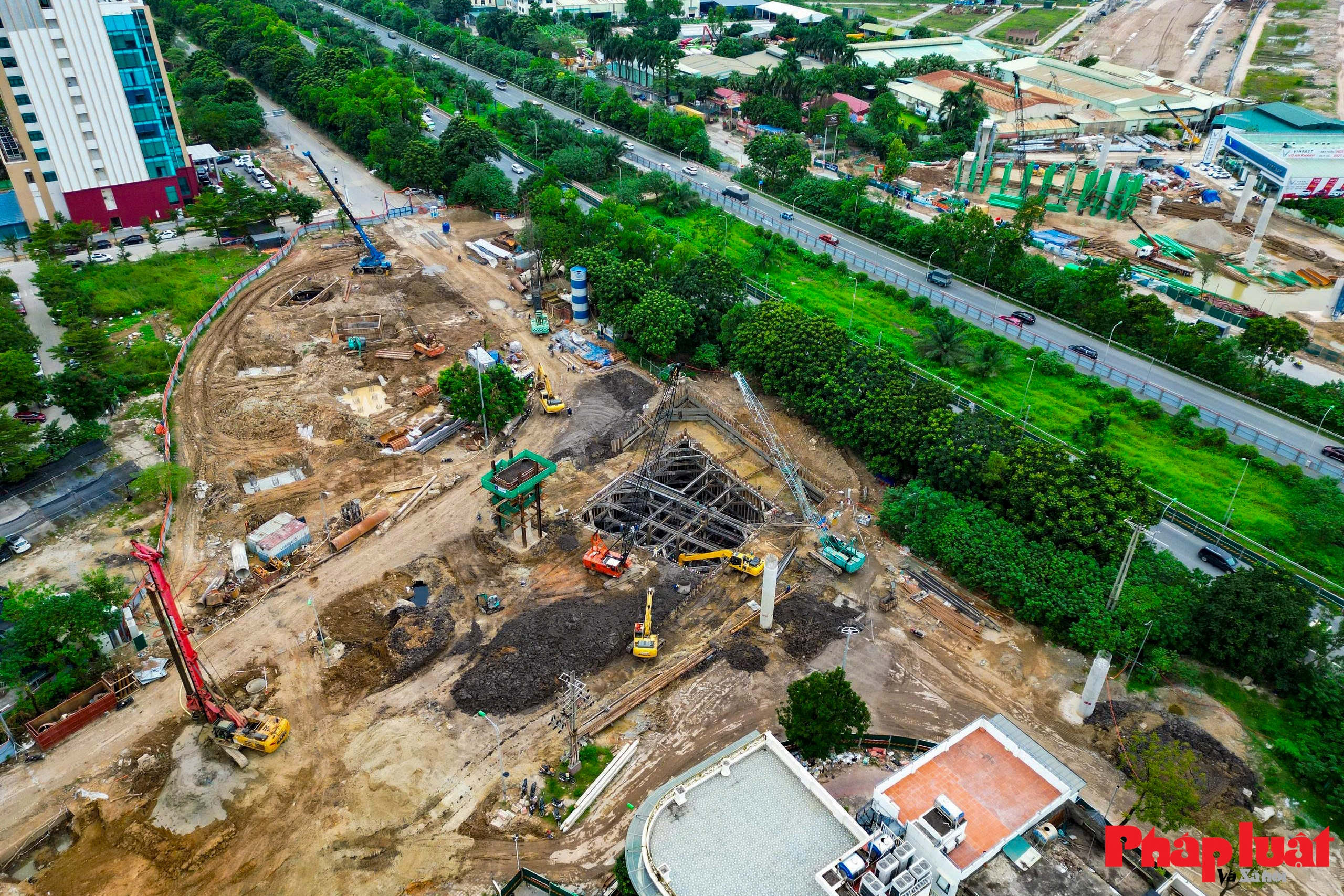 Toàn cảnh công trường thi công hầm chui Đại lộ Thăng Long – Vành đai 3,5