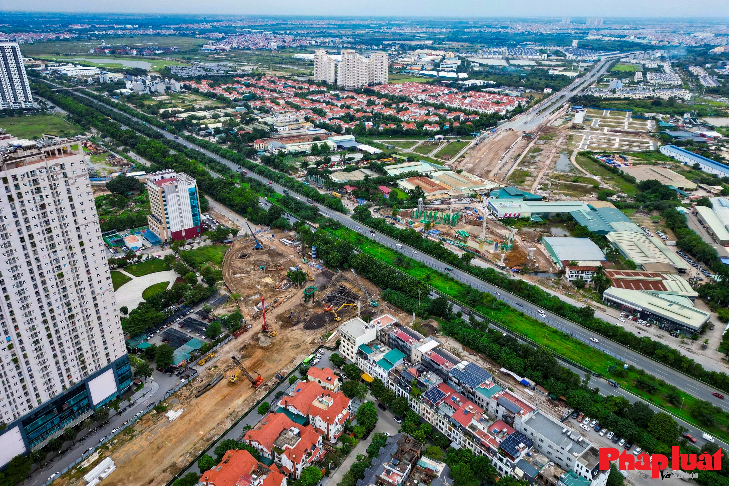 Toàn cảnh công trường thi công hầm chui Đại lộ Thăng Long – Vành đai 3,5