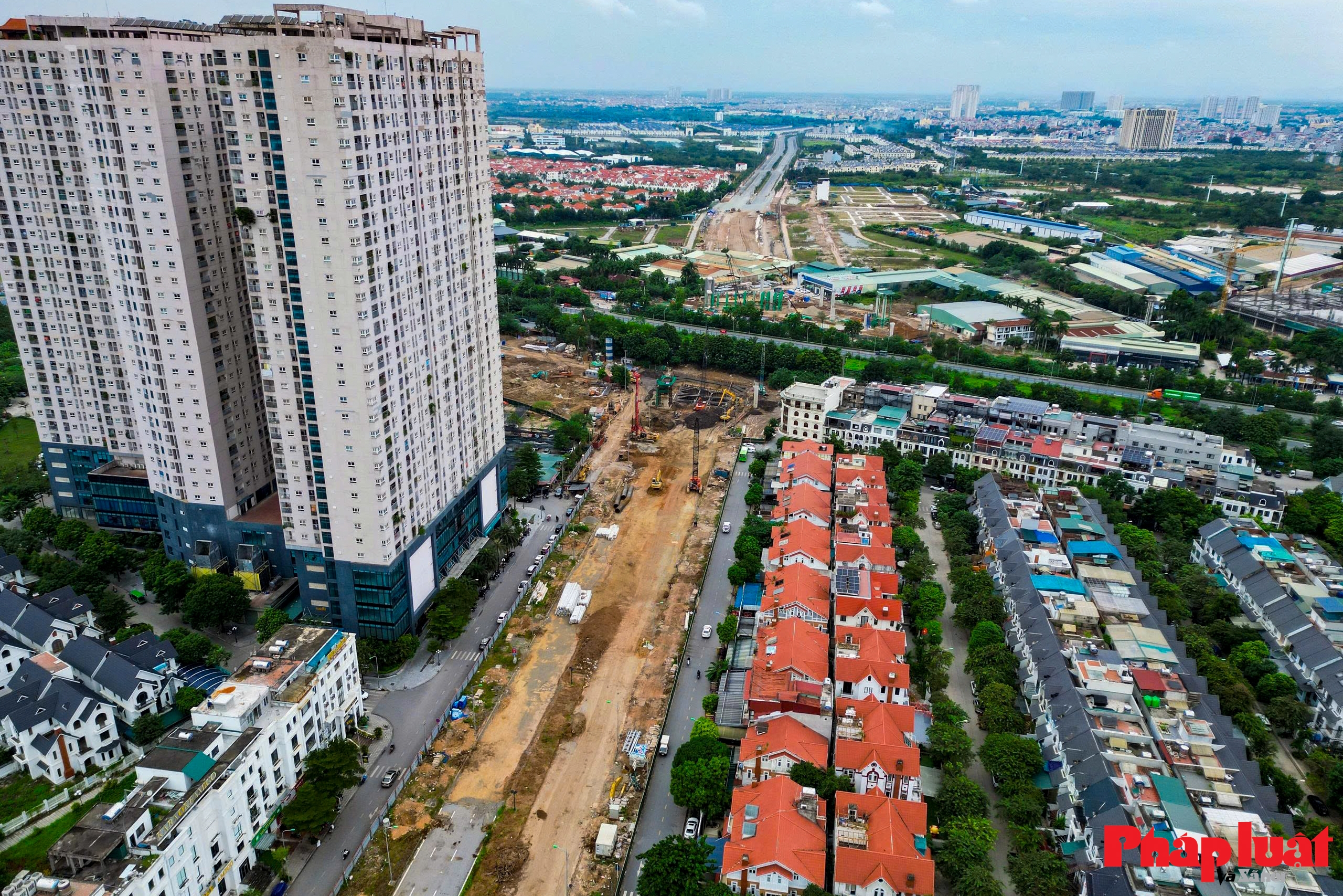 Toàn cảnh công trường thi công hầm chui Đại lộ Thăng Long – Vành đai 3,5