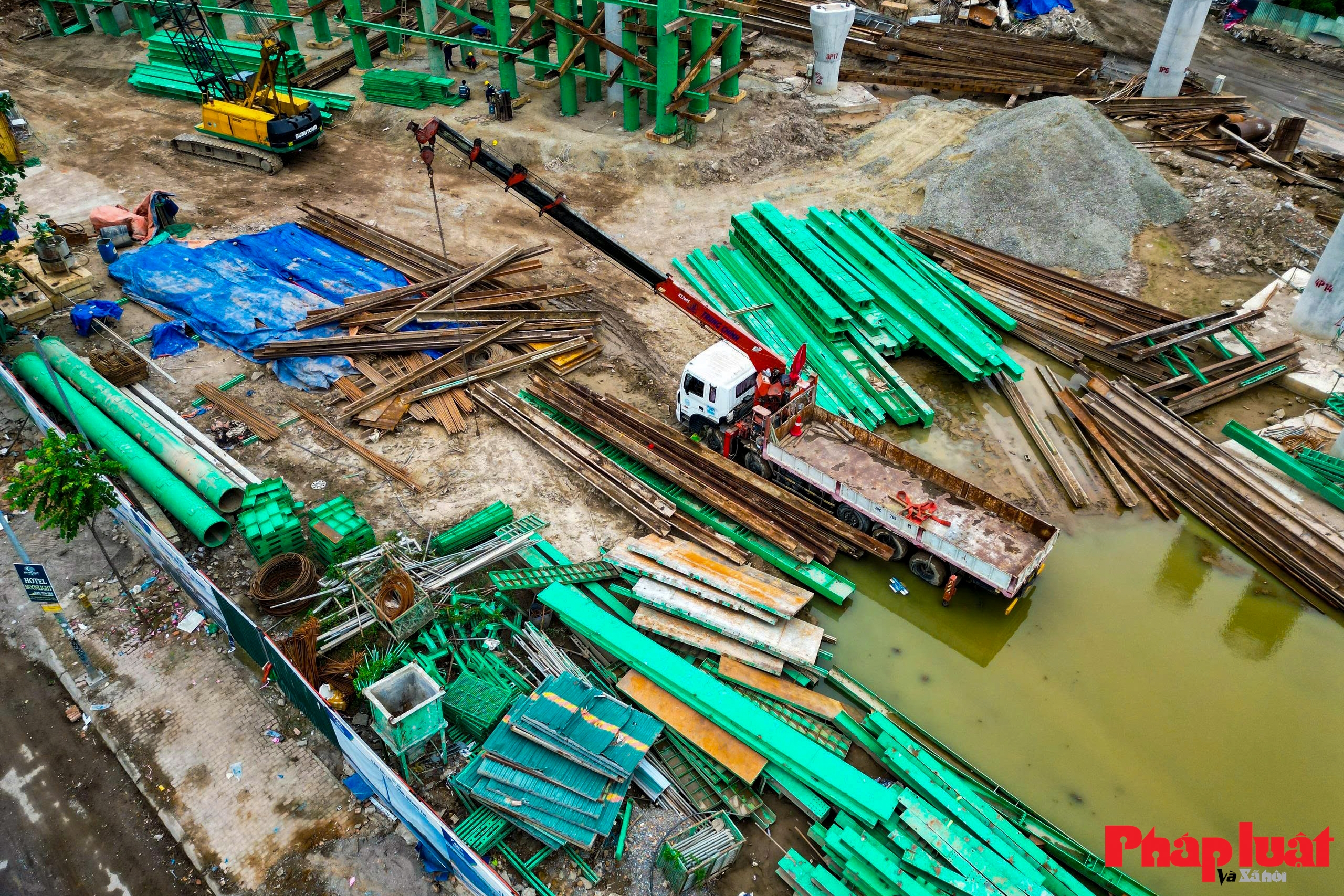 Toàn cảnh công trường thi công hầm chui Đại lộ Thăng Long – Vành đai 3,5