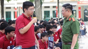 Trường Trung học phổ thông Xuân Đỉnh hưởng ứng Ngày Pháp luật Việt Nam