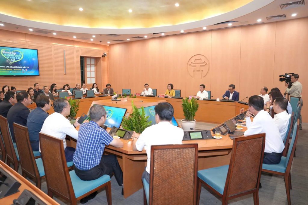 Quang cảnh Hội nghị gặp mặt một số tổ chức, doanh nghiệp trên địa bàn TP ủng hộ Quỹ “Vì người nghèo” và an sinh xã hội TP Hà Nội năm 2025 Quang cảnh Hội nghị gặp mặt một số tổ chức, doanh nghiệp trên địa bàn TP ủng hộ Quỹ “Vì người nghèo” và an sinh xã hội TP Hà Nội năm 2025