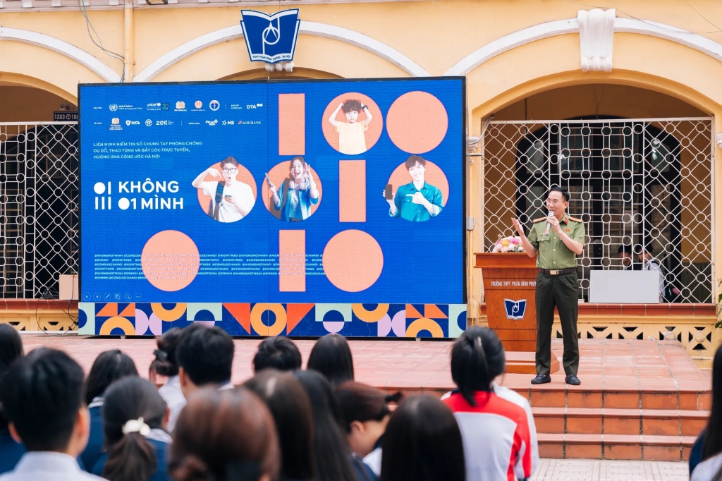 Giúp thế hệ trẻ an toàn trên không gian mạng