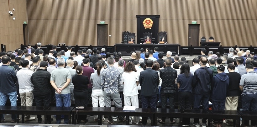 Xét xử vụ đánh bạc tại khách sạn Pullman: vay nóng người quen để đánh bạc Xét xử vụ đánh bạc tại khách sạn Pullman: vay nóng người quen để đánh bạc