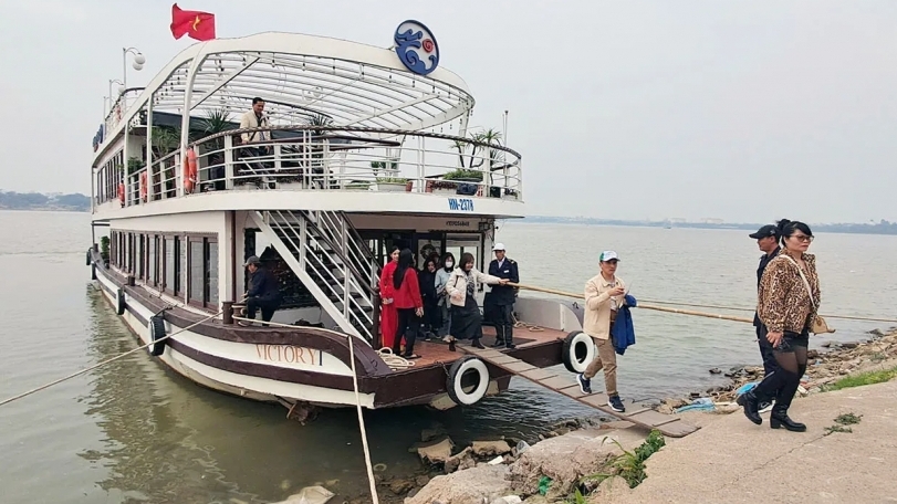 Đánh thức tiềm năng du lịch đường sông Hà Nội