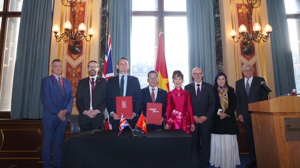 Vietjet và Rolls-Royce ký kết hợp đồng động cơ Trent 7000 trị giá 3,8 tỷ Đô la Mỹ