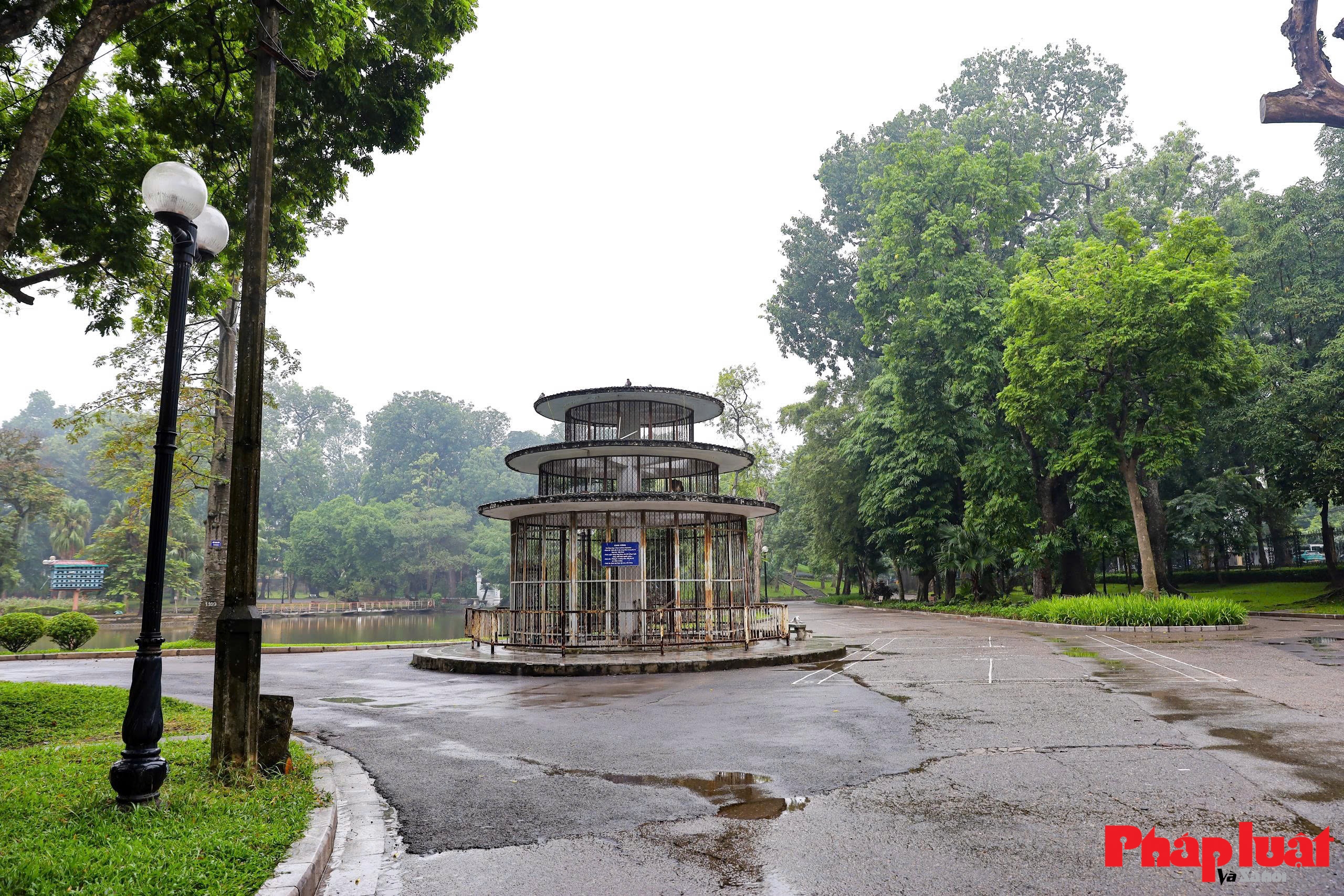 Hiện trạng công viên Bách Thảo trước ngày được tu sửa Hiện trạng công viên Bách Thảo trước ngày được tu sửa
