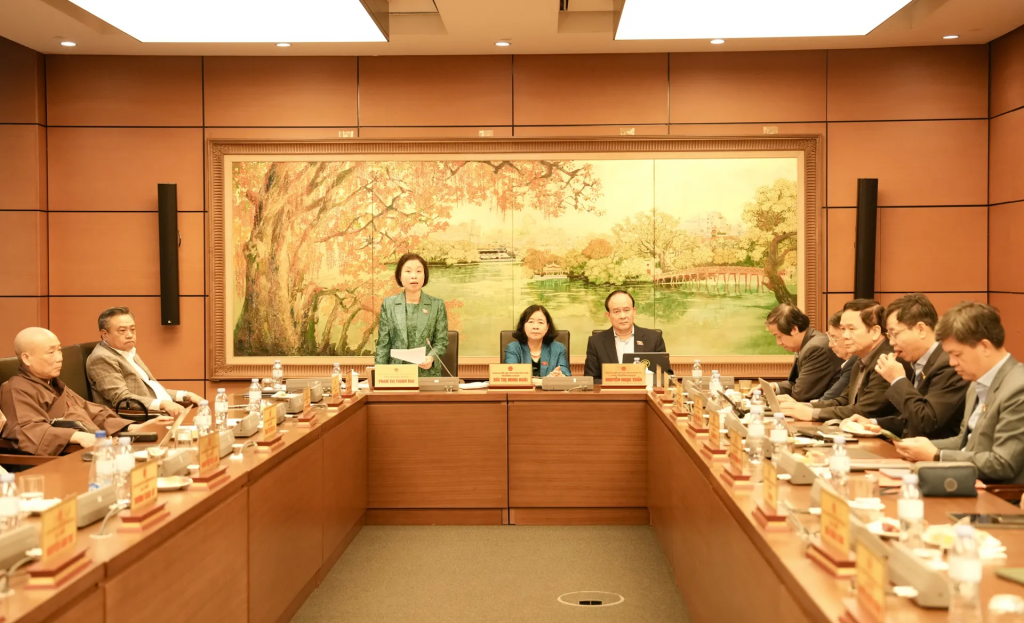 Quang cảnh phiên thảo luận tổ của Đoàn đại biểu Quốc hội TP Hà Nội sáng 3/11. Ảnh: Hồng Thái