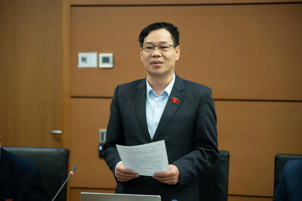 Góp ý vào Dự thảo Luật sửa đổi, bổ sung một số điều của Luật Kinh doanh bảo hiểm, đại biểu Quốc hội Đỗ Đức Hồng Hà đề nghị cần hoàn thiện để bảo đảm tính khả thi, minh bạch và thống nhất trong hệ thống pháp luật. Ảnh: Quochoi.vn