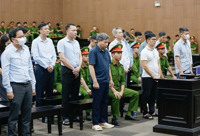 Các bị cáo trong vụ án tại phiên toà sơ thẩm. Ảnh N.N Các bị cáo trong vụ án tại phiên toà sơ thẩm. Ảnh N.N
