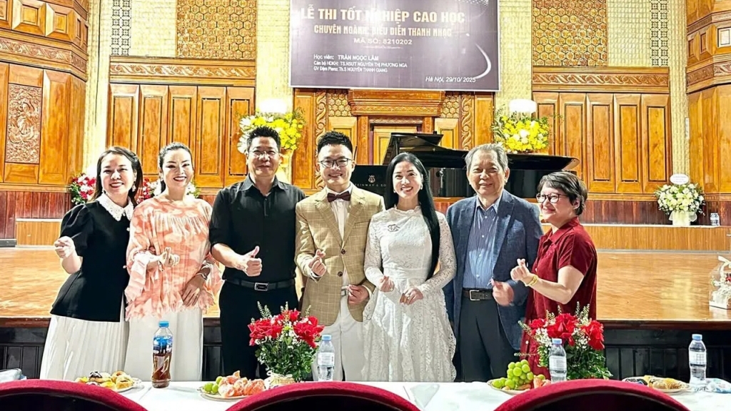 Á quân Giọng hát hay Hà Nội tốt nghiệp với điểm số xuất sắc