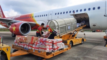 Vietjet cùng đồng bào vượt qua bão lũ, lan tỏa yêu thương
