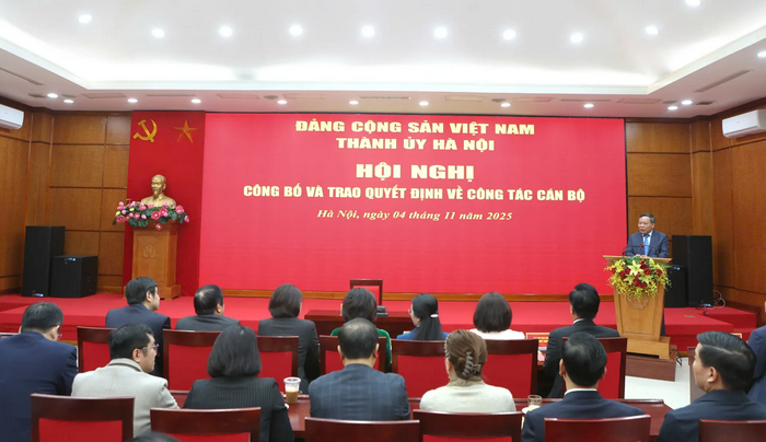 Công bố Quyết định về công tác cán bộ tại Ủy ban Mặt trận Tổ quốc Việt Nam Thành phố Hà Nội