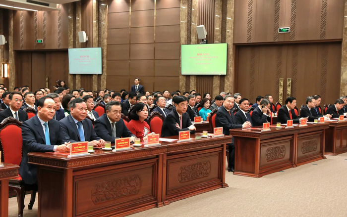 Bộ Chính trị điều động, phân công, chỉ định đồng chí Nguyễn Duy Ngọc giữ chức Bí thư Thành ủy Hà Nội Bộ Chính trị điều động, phân công, chỉ định đồng chí Nguyễn Duy Ngọc giữ chức Bí thư Thành ủy Hà Nội