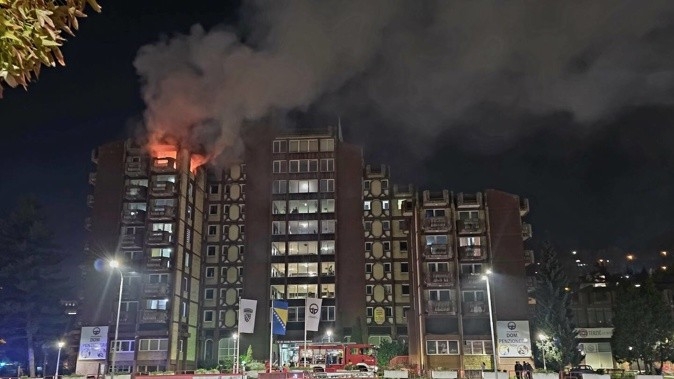 Cháy bệnh viện lúc rạng sáng khiến 10 người tử vong