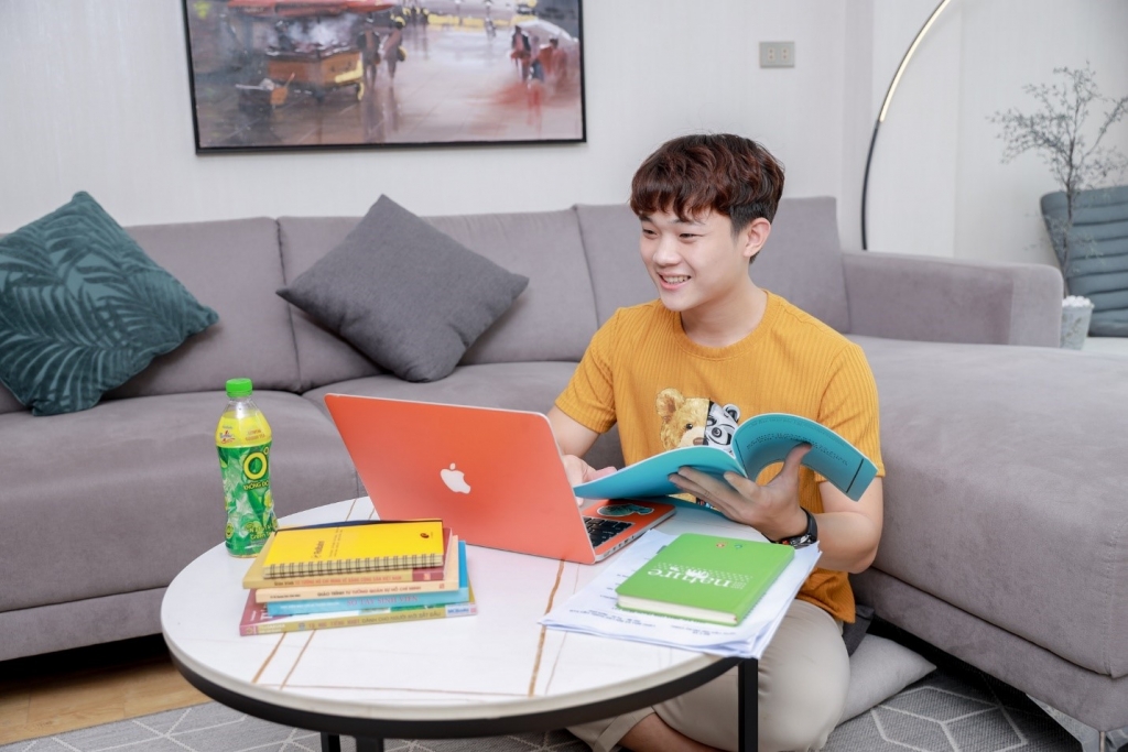 Với EGCG từ lá trà xanh Thái Nguyên, Trà Xanh Không Độ là thức uống yêu thích của nhiều tân sinh viên, giúp xua tan căng thẳng để “level up” bản thân mỗi ngày. Với EGCG từ lá trà xanh Thái Nguyên, Trà Xanh Không Độ là thức uống yêu thích của nhiều tân sinh viên, giúp xua tan căng thẳng để “level up” bản thân mỗi ngày.