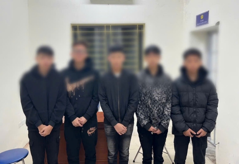 Nhóm đối tượng tại cơ quan Công an