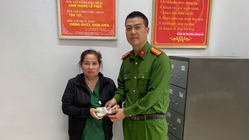 Hình ảnh đẹp của Công an Thủ đô từ những hành động giản dị, nhân văn