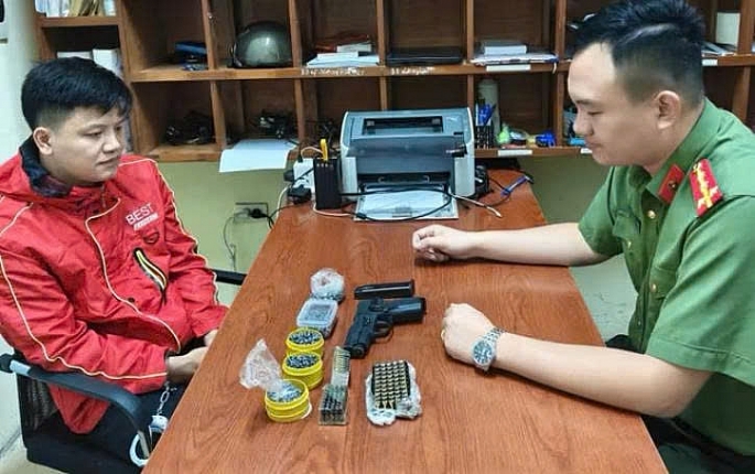 Bắt khẩn cấp Vũ Mạnh Minh về hành vi tàng trữ súng đạn