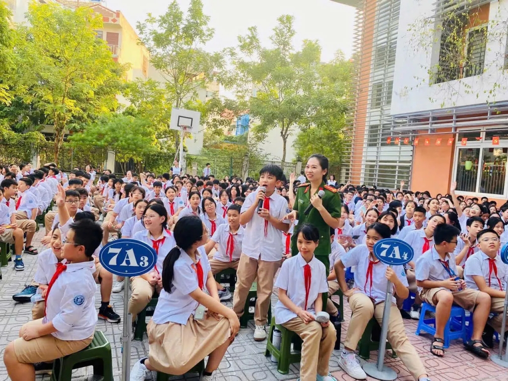 Xây dựng thế hệ trẻ tài năng, am hiểu pháp luật