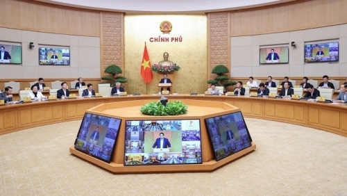 Giữ vững ổn định vĩ mô, thúc đẩy tăng trưởng bền vững