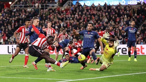 Sunderland tạo cú sốc lớn, chấm dứt chuỗi trận thăng hoa của Arsenal