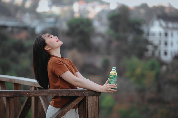 Giữa kỳ nghỉ “coolcation”, Trà Xanh Không Độ là một “must-have item” không thể thiếu của người trẻ để giải nhiệt cuộc sống. Giữa kỳ nghỉ “coolcation”, Trà Xanh Không Độ là một “must-have item” không thể thiếu của người trẻ để giải nhiệt cuộc sống.