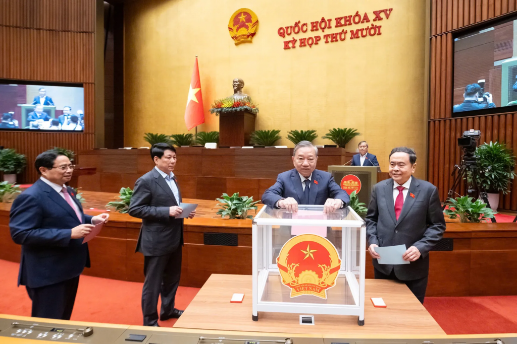 Quốc hội bỏ phiếu bầu Chánh án Tòa án Nhân dân tối cao. Ảnh: Quochoi.vn
