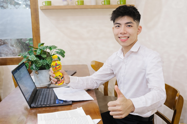 “Nhiều người trẻ chọn cách tiếp năng lượng với Number 1 khi liên tục làm ngày cày đêm để có thêm thu nhập, thỏa đam mê và phát triển bản thân. “Nhiều người trẻ chọn cách tiếp năng lượng với Number 1 khi liên tục làm ngày cày đêm để có thêm thu nhập, thỏa đam mê và phát triển bản thân.