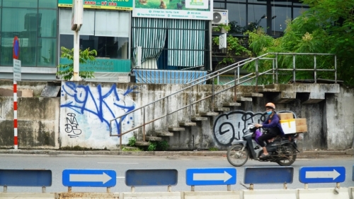 Nhức nhối nạn vẽ bậy, bôi bẩn đường phố