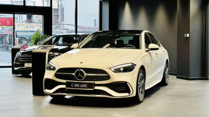 Cập nhật bảng giá ô tô Mercedes mới nhất tháng 11/2025