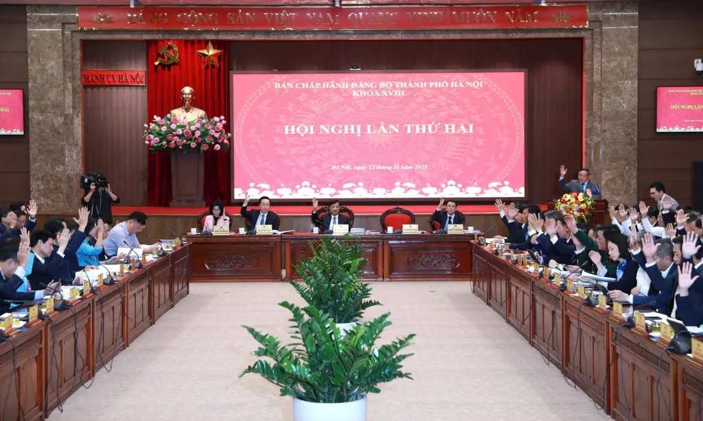 Ban Chấp hành Đảng bộ Thành phố biểu quyết thông qua chương trình Hội nghị lần thứ Hai