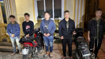 Manh động giữa đêm khuya, nhóm thanh niên mang hung khí bị 141 tóm gọn